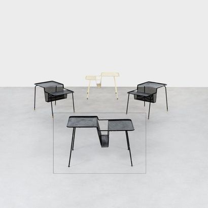 Mathieu MATEGOT 1910-2001 Table/Porte-revues modèle «Java»
Métal laqué perforé noir...