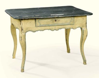 null * TABLE EN BOIS REPEINT JAUNE ET BLEU, TRAVAIL PROVENÇAL DU XVIIIE SIÈCLE

A...