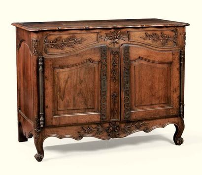 null BUFFET BAS EN NOYER SCULPTÉ, PROVENCE, XVIIIE SIÈCLE

A CARVED WALNUT CUPBOARD,...