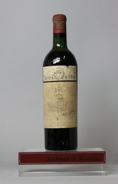 null 1 BOUTEILLE CHÂTEAU MOUTON ROTHSCHILD - 1er GCC Pauillac 1945
Etiquette tachée,...