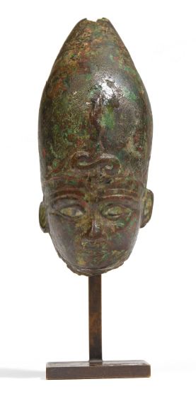 null ?TÊTE D'OSIRIS.
Égypte, Basse Époque.
Tête de grande statuette votive représentant...