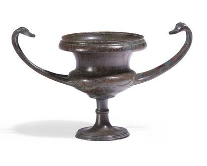 null ? KYLIX.
Art Hellénistique, IIIe-IIe siècles av. J.-C.
Coupe-kylix dont la vasque...