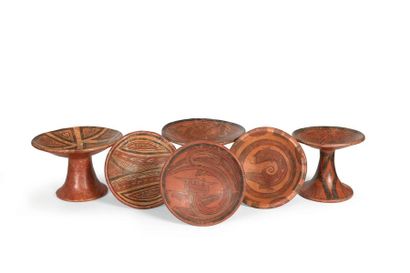 PANAMA Insieme di sei antiche coppe in stile Macaracas in terracotta decorata (mancanze...