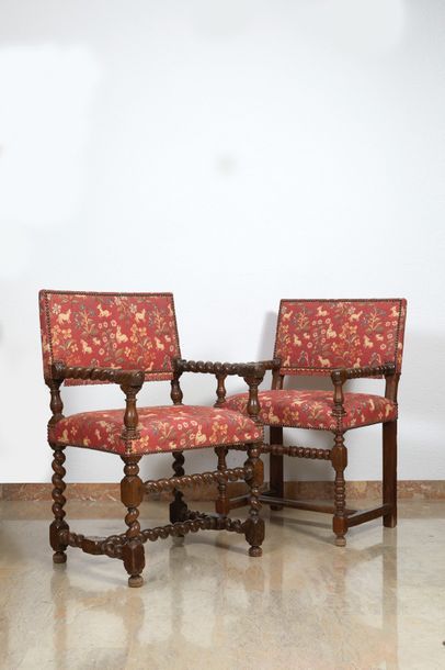 ITALIA, XVII SECOLO Due poltrone legno con braccioli
Deux fauteuils en bois
500 /...