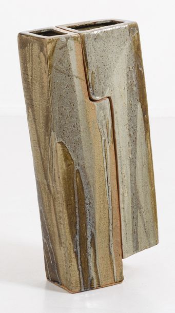PIERRE CULOT (1938-2011) Vase, 1972
Grès et émail marbré à base d'oxyde de cuivre.
H_85...