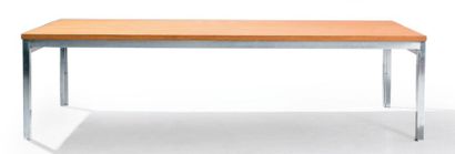Poul KJAERHOLM (1929-1980) Table basse modèle «PK 59»
Acier nickelé et pin d'Oregon.
Édition...