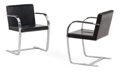 Ludwig Mies van der Rohe (1886-1969) Paire de fauteuils modèle «Brno»
Métal chromé...