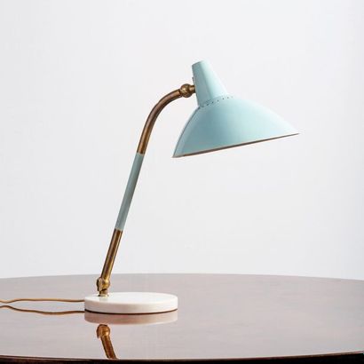STILNOVO Lampe ajustable
Laiton, métal laqué bleu et blanc
Étiquette de l'éditeur...