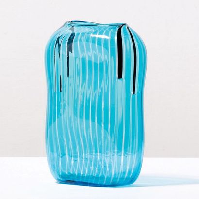 Sergio ASTI (né en 1926) Vase modèle «Clio»
Verre bleu. Édition Salviati. Signé et...