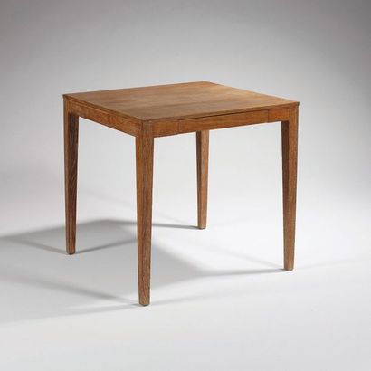 JEAN-MICHEL FRANK (1865-1941) Table
Chêne patiné
Estampillée «B»
Numérotée «11898»
Vers...