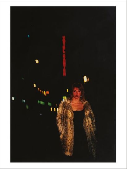 Nan GOLDIN (née en 1953) Joey in front of the Ambassador Theater. Times Square, 1997
Tirage...