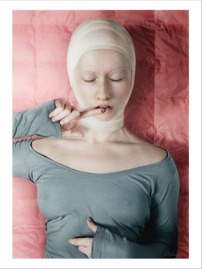 KATERINA BELKINA (NÉE EN 1974) Sleeping Beauty'- Secret Desires
Tirage photographique.
D'un...