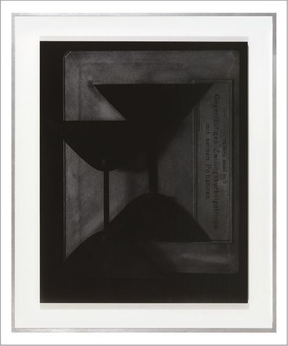 Hiroshi SUGIMOTO (né en 1948) 
Miscellaneous form 0014, two hyperbola Tangen to One...