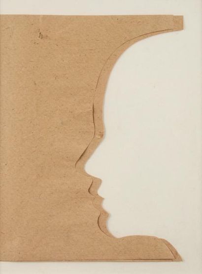 MARIO CEROLI (NÉ EN 1938) Profil Papier découpé. H_27 cm L_20 cm Provenance: Corniciaio...