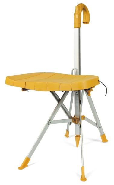 GAETANO PESCE (NÉ EN 1939) Chaise modèle « Umbrella » en aluminum et polypropylene....