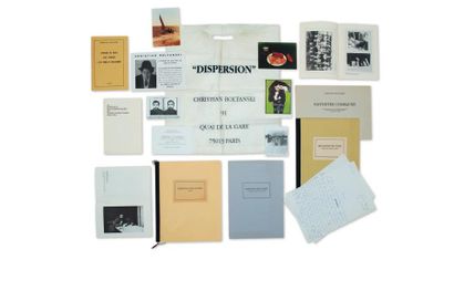 CHRISTIAN BOLTANSKI (NÉ EN 1944) Reconstitution, 1990 Boite contenant divers catalogues...