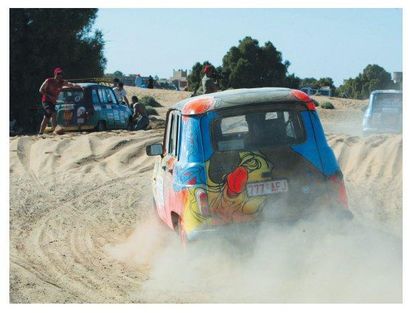 RENAULT 4L DE 1987 Peinte par Jean-Luc Moerman en 2008 à l'occasion du 4L Trophy....