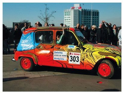 RENAULT 4L DE 1987 Peinte par Jean-Luc Moerman en 2008 à l'occasion du 4L Trophy....