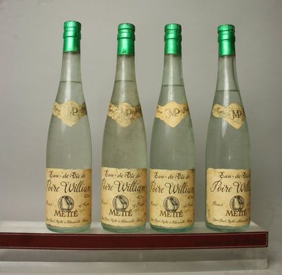 null 4 bouteilles EAU de VIE D'ALSACE "Poire William" - Paul METTE
LOT VENDU EN ...