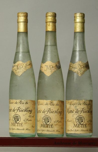 null 3 bouteilles MARC de Riesling - Paul METTE
LOT VENDU EN L'ETAT
