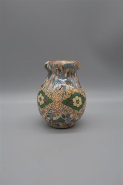 null Jean GERBINO (d'après).
Vase balustre en céramique mosaïquée polychrome, à décor...