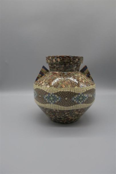 null Jean GERBINO (1876-1966) - VALLAURIS
Vase à bandeau, anses en triangle en céramique...