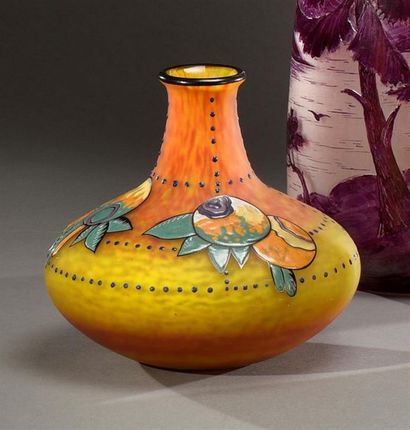 null André DELATTE (1887-1953)
Vase à corps toupie et col légèrement conique. Épreuve...