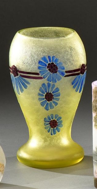 LEGRAS
Vase ovoïde sur piédouche en verre...