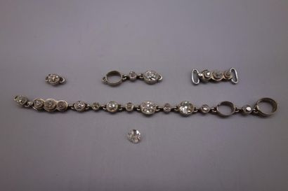 null Éléments de bracelet souple en or gris 18K (750/oo) composé de diamants taille...