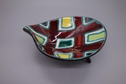 null Gabriel FOURMAINTRAUX (1886-1984)
Coupe tripode en céramique à émail noir velouté...