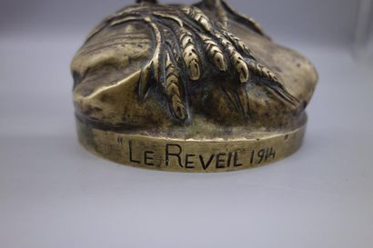 null A. CAIN, Le réveil, 1914, bronze.
H. 20 cm.