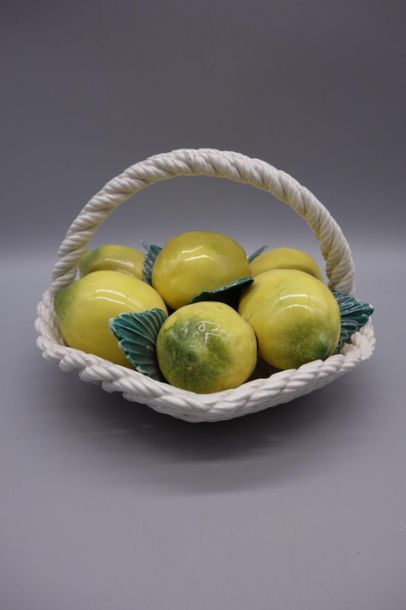 null Panier de citrons en céramique, fabriqué à Bassano del Grappa. 
Diam. 19 cm....