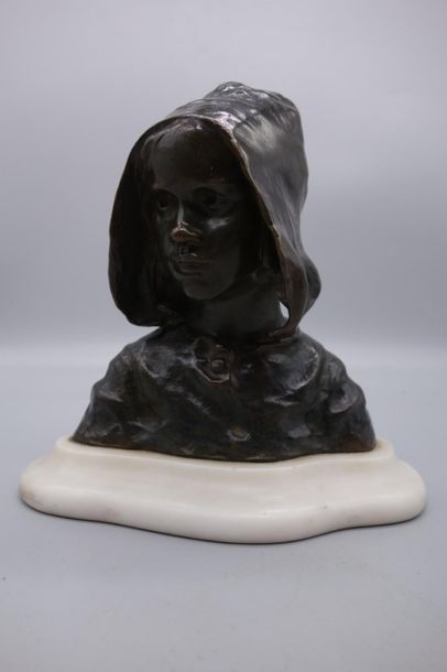 null Anna Maria Ruth MILLES (1873-1941)
Buste de jeune fille. 
Épreuve en bronze...