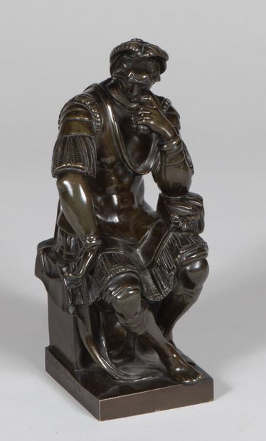 null D'après Michel Ange, Julien de Médicis, sculpture en bronze à patine brune,...