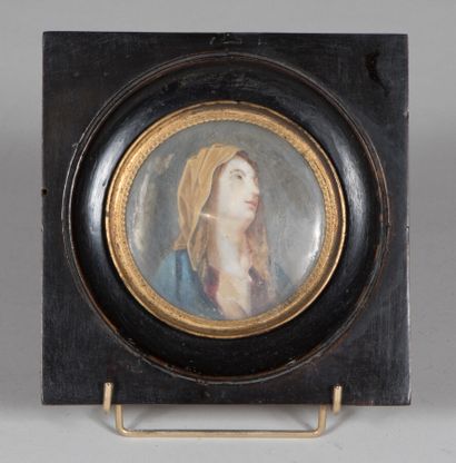 null Miniature, portrait en buste d'une femme en béatitude. 

XIXème siècle. 

D....