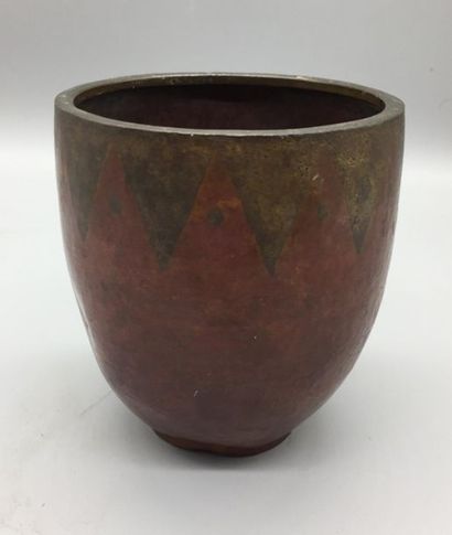 null Claudius LINOSSIER (1893-1953)
Vase en dinanderie de cuivre à corps ovalisé...