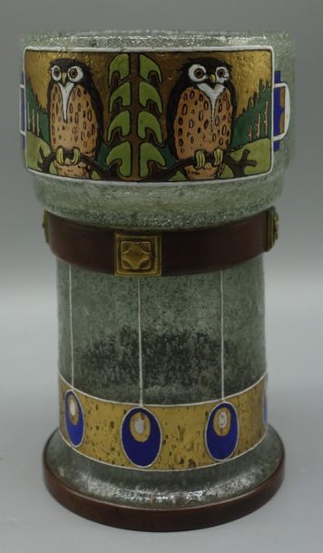 null Ferdinand Benedikt VON POSCHINGER (1867-1921)
Vase à corps tubulaire et col...