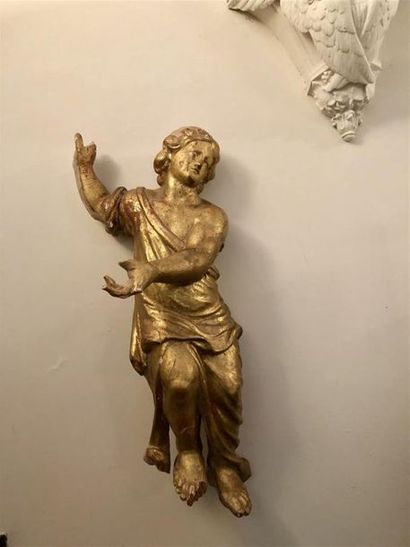 null Importante paire de chérubins en bois sculpté et doré.
XVIIIème siècle 
H. 90...