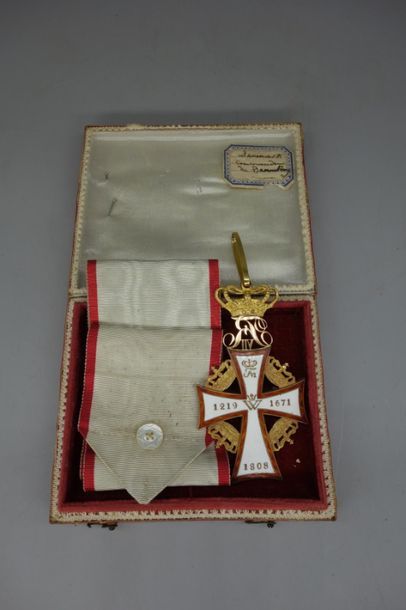 null Ordre royal du DANNEBROG du DANEMARK (1671). Croix de commandeur en or, au chiffre...