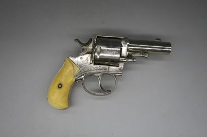 Revolver BRITISH BULL DOG, 11mms, poinçon...