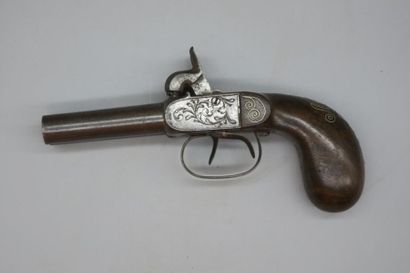 null Pistolet à coffre marqué PLOT A. (armurier à ST ETIENNE vers 1850 et spécialiste...