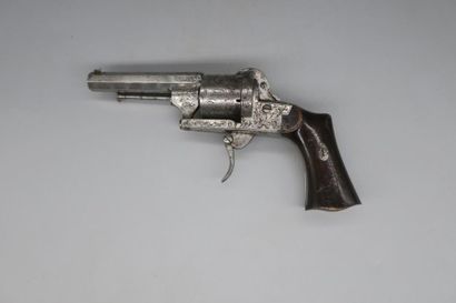 null Revolver à broche, 6 coups, marqué INV.LEFAUCHEUX.SGDG.PARIS. sur la détente...