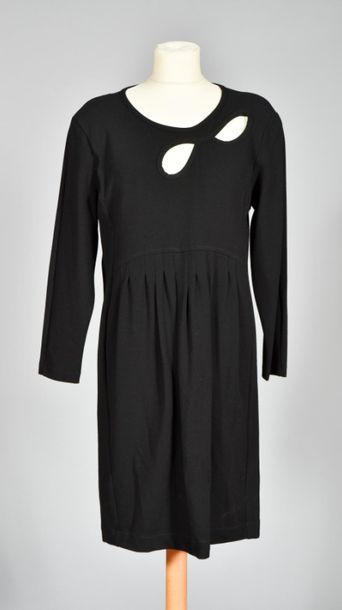 null SONIA RYKIEL. Lot comprenant quatre robes noires, l'une en maille à manches...