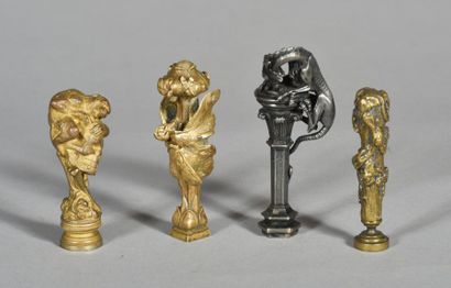  Quatre sceaux à cacheter en bronze doré et métal. Un à tête de mort. Vers 1880-...