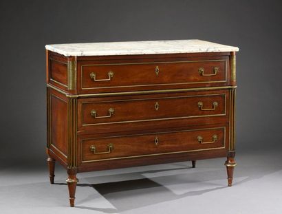 null Mahogany and mahogany veneer chest of drawers with three rows of drawers, the...