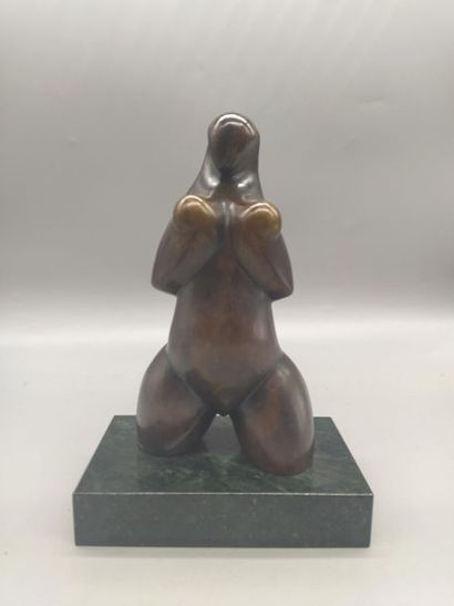 null Francis Lanery ( né en 1950).
Nu debout, 1987.
Bronze à patine brune.
Signé,...