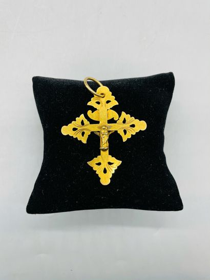 null Croix Grille de Chambéry en or jaune 18K (750/oo) centré du Christ (petit manque...