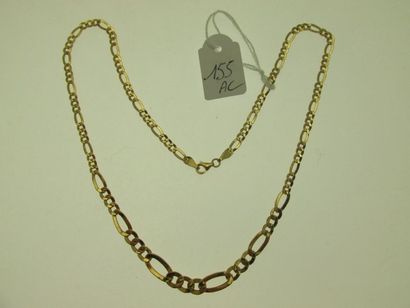 null 1 collier maille alternée en chute, or, bossué 4,9g AC