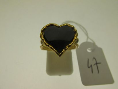 1 gold-mounted ring, the heart-shaped plate...