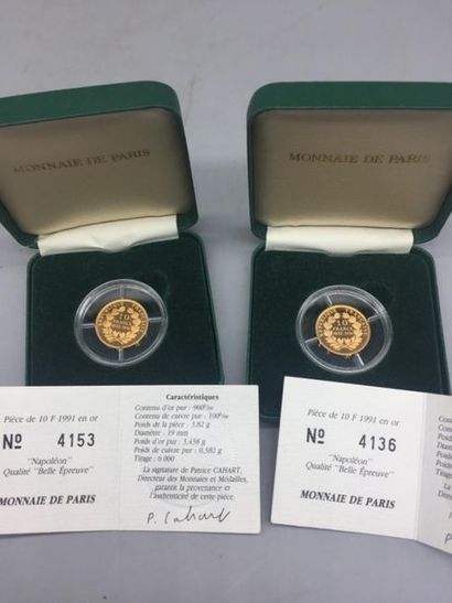 null 2 pièces de 10 Francs or dans leur écrin de la Monnaie de Paris.
Lot vendu sur...